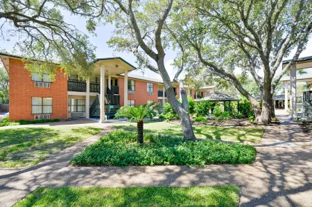 Econo Lodge Inn & Suites Fulton - Rockport