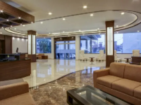 Hotel the Royal Krishna โรงแรมในกัตรัช