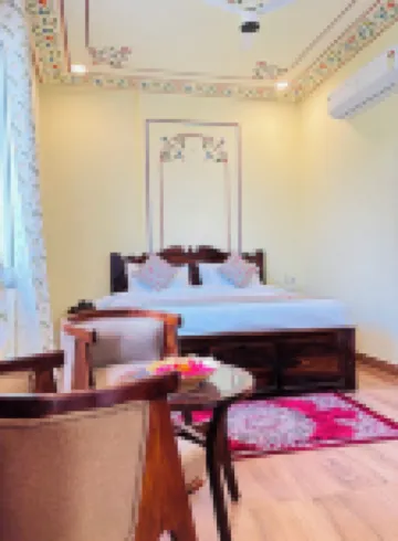 비라사트 하벨리, 헤리티지 부티크