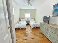 Alice Pet-Friendly Downtown Newport Rental with Parking