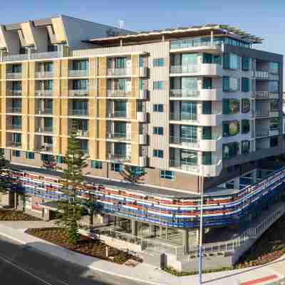 Ramada by Wyndham VetroBlu Scarborough Beach Hotel Exterior