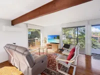 Fab 3-Bed Stay with Great Outdoors & Water Views