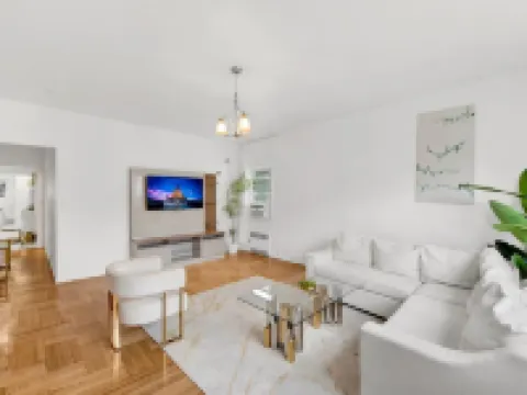 Spacious 3BR Luxe Escape near NYC Hotels in Yonkers