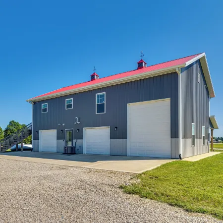 Pet-friendly Countryside Retreat in Whiteland!