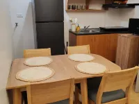 Charming 2BR Condo in Cambridge with WIFI, Smart TV Hotels in Cainta
