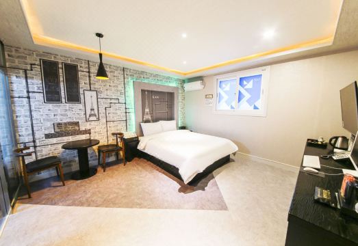 청양 칸호텔 안마의자