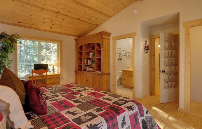Near Hikes: Arnold Cabin w/ EV Charger & Fire Pit
