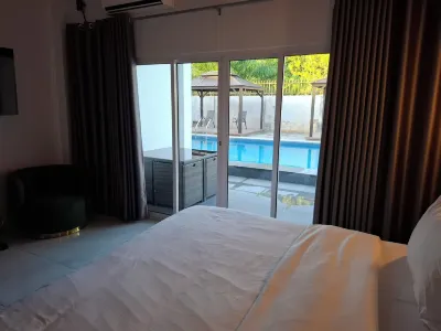 Anira Hotel & Suites Отели в г. 