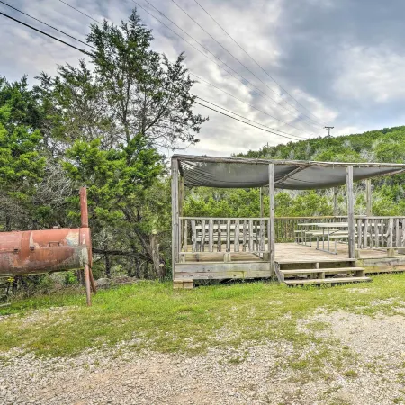 1/2 Mile to Turner Falls: 'Cedar Falls Cabin 5' Отели в г. Мюррей Каунти