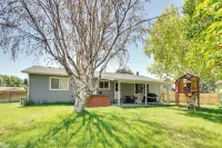 Lovely Twin Falls Home w/ Private Hot Tub!