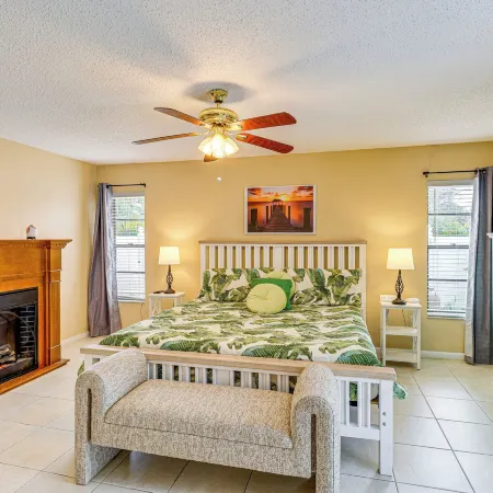 1 Mi to Dtwn Stuart: Bright Home w/ Pool & Spa! Hotels in Stuart
