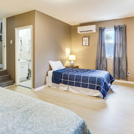 Inviting Family Home, 2 Mi to Eastwood Mall!
