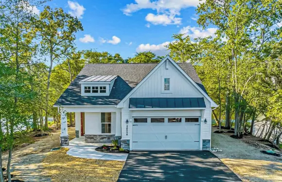 三卧室河濱住宅，帶皮划艇和遊戲室