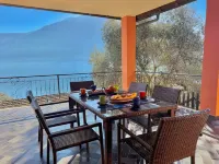 Isola Vista - Terrazzo Hotels in Sala Comacina