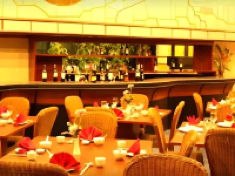 Hotel Oval Hotels in Wonokromo