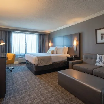 Cottonwood Airport & Expo Hotel Louisville Hotels near Kentucky Derby