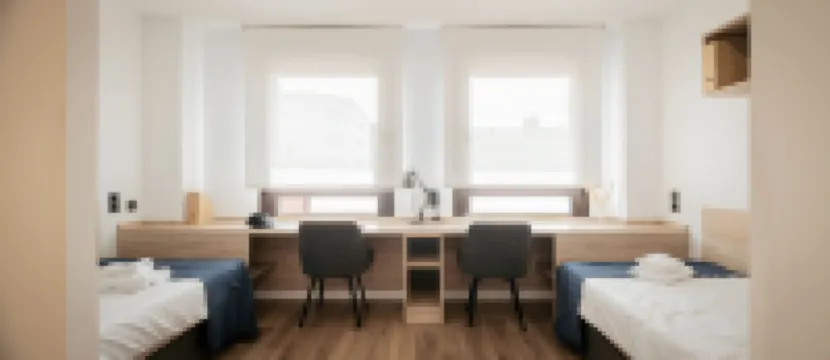 미캠퍼스 포론다 7 몬테카르멜로역 (메트로) 주변 호텔