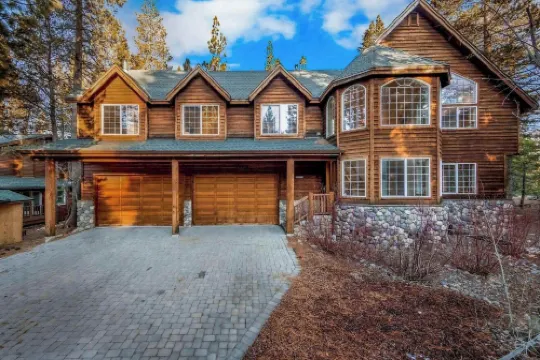 Fully Remodeled Tahoe Retreat with Game Room and Hot Tub