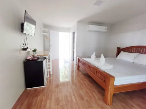 Lert Sri Hotel Hotels in Suphan Buri