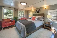 Waterfront Lake LBJ Cabin w/ Private Dock! - 3-Star