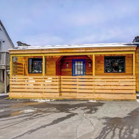 'Little House on the Lot' Dryden Townhome: Pets OK