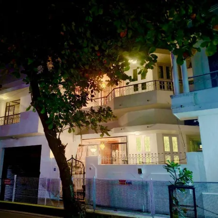 Le French White Villa