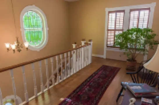 찰스 배스 하우스