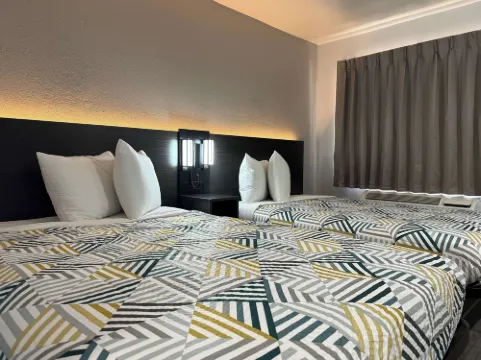 Motel 6 Bradenton, FL