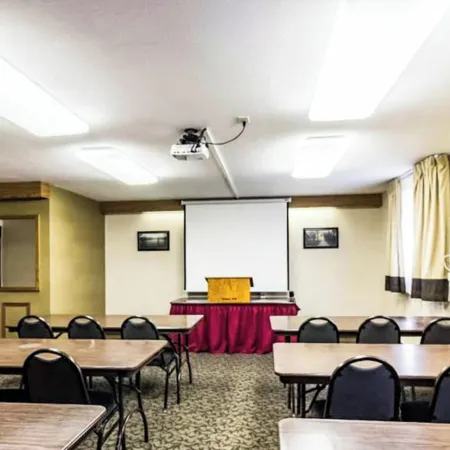 Studio 6 Minot, ND