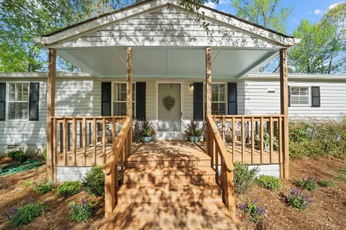Charming 3-bedroom house on Big Water in Sparta