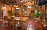 Hotel Refugio del Angel - Airport Shuttle