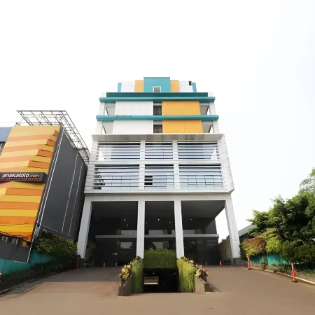 Hotel Gren Alia Jakarta Отели рядом с достопримечательностью «Площадь Atrium»