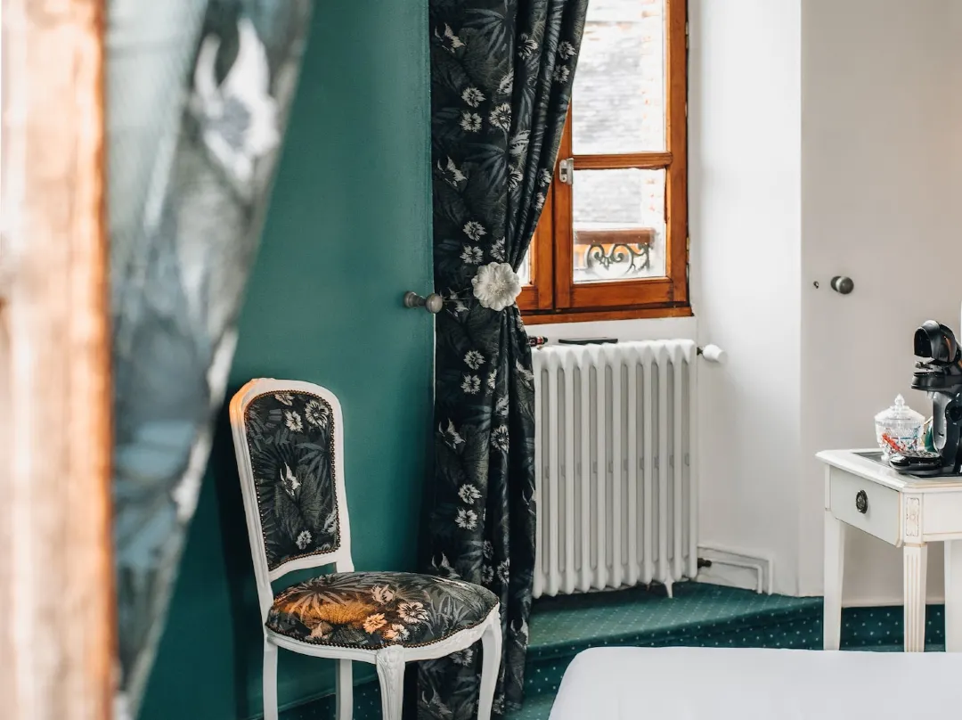 Hôtel La Tour Des Anglais - Mayenne