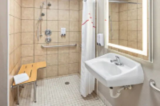 Red Roof PLUS+  Columbus - Ohio State University OSU