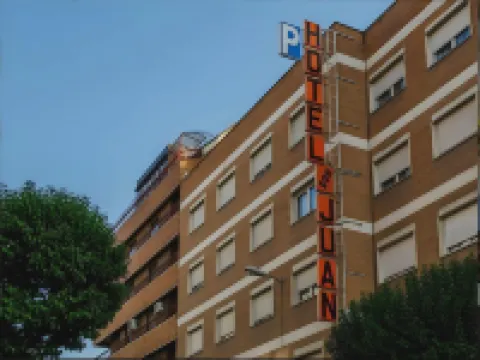 Don Juan Hotel di 
