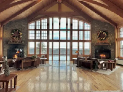 Luxury Ski-in/Ski-out 2 BR, Soaring Eagle 207, Hot tubs, Underground parking