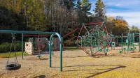 Mins to Hunter Mountain Sleeps 36 Pool, Spa, Games & Bar Cozy Peaks Lodge by Avantstay - 民宿