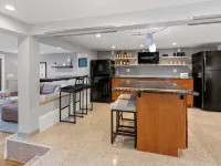 Villa de Lago Hotels in Coon Rapids