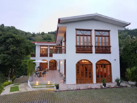 Casa Colonial Maria Elena Отели в г. 