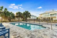 POMPANO Beach studio with pool. Lovely Couple's Getaway… Steps to beach - Beach