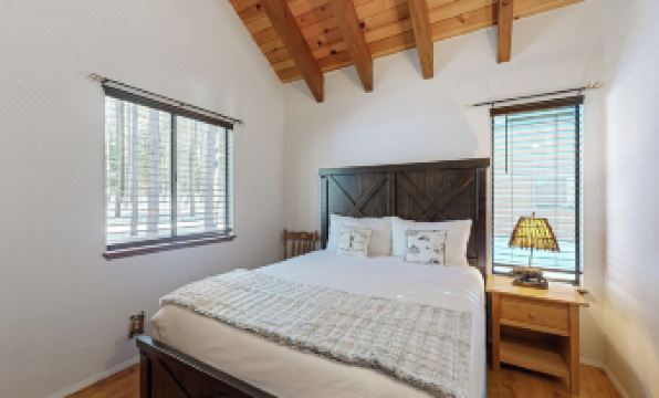 < 2 Mi to Tahoe Donner Ski Resort: Serene Retreat