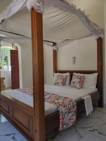 Manyatta Azure Boutique Hotel فنادق في 