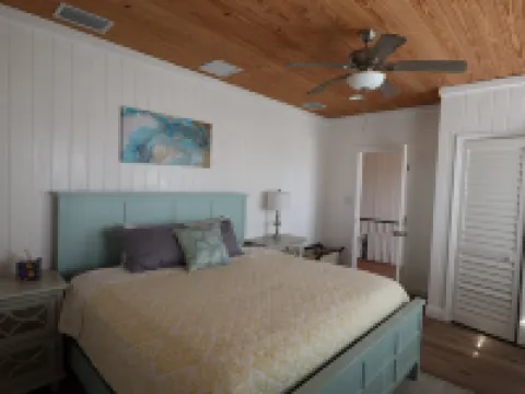 Bahamian Rhapsody.. 2026 Booking Promo! Plus, Catered Dinner from Best-Mackeys! Hotels in Elbow Cay