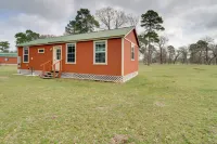 Tranquil Plantersville Cabin Farm Animals on-Site - parking