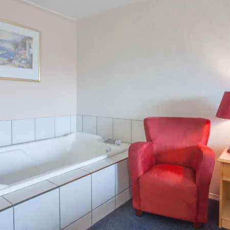 Ramada by Wyndham 100 Mile House
