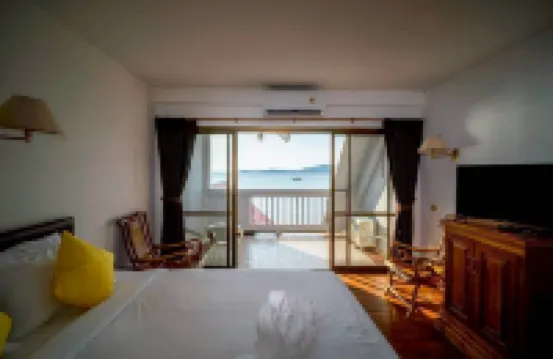 บจก. จันทร์สมบีชรีสอร์ท