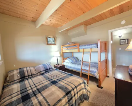 Park View Paradise 3 Bedroom Condo by RedAwning Hotels in Dollar Point