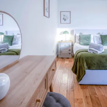 The Beacon - 3 Bedroom Cottage - Ludchurch
