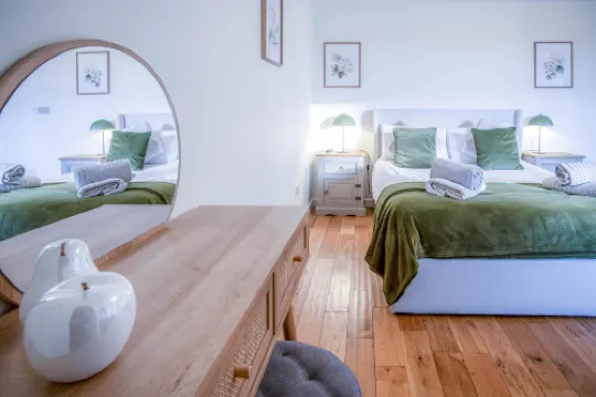 The Beacon - 3 Bedroom Cottage - Ludchurch