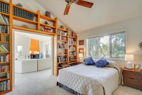 Near Trails: Luxe Mountain-view Retreat in Tucson! - 4 stjerner